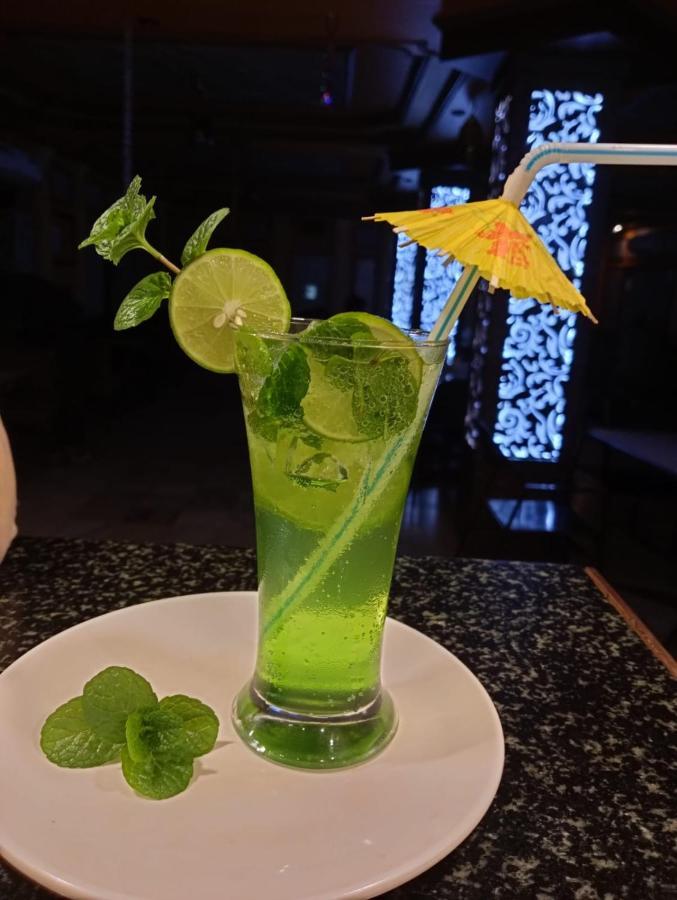Hotel Samrat Baharampur Luaran gambar