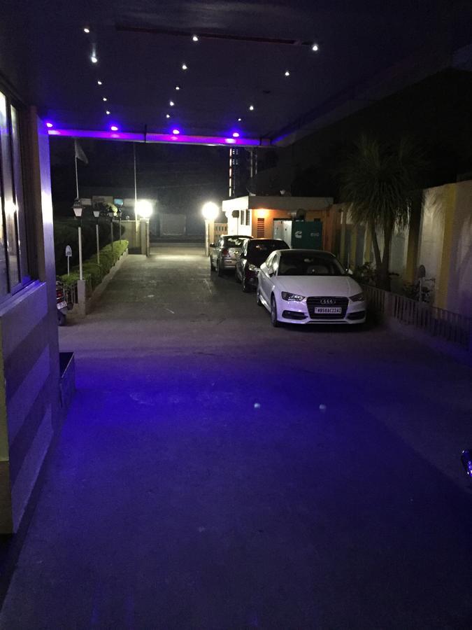 Hotel Samrat Baharampur Luaran gambar