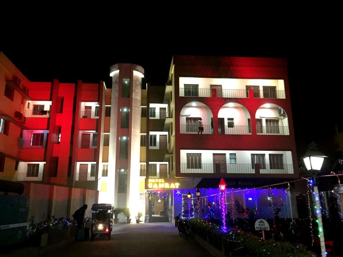 Hotel Samrat Baharampur Luaran gambar